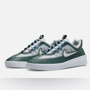 Nike SB Nyjah Free 2 PRM unisex Men 10/women 11.5 blue, green, & white sneakers